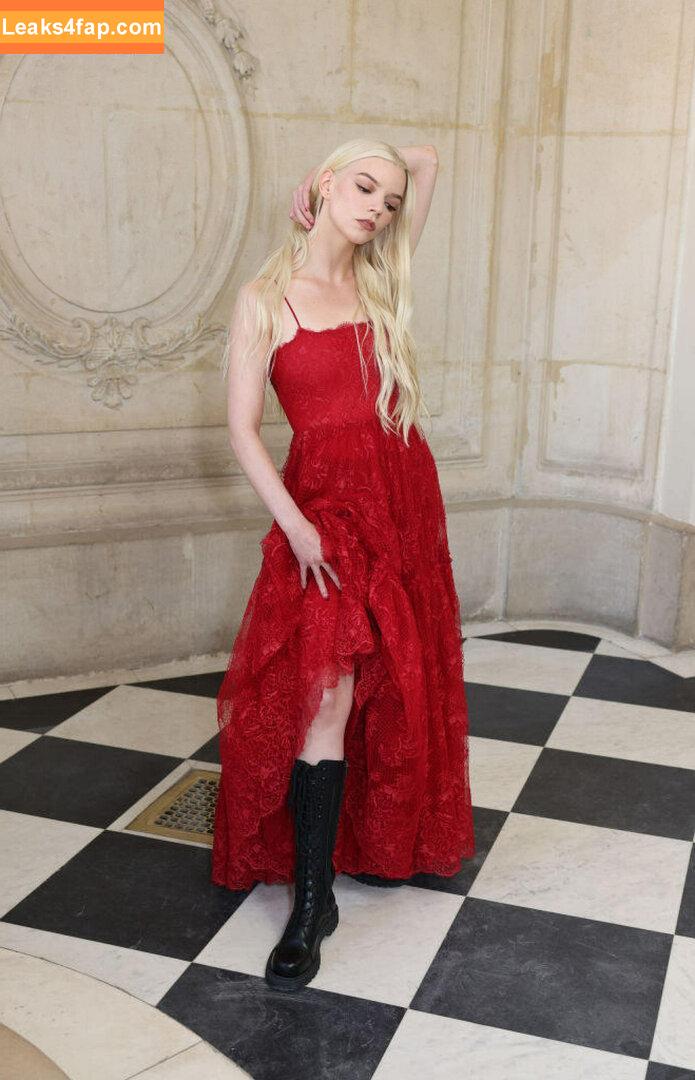 Anya Taylor-Joy / anyataylorjoy / owlicats leaked photo photo #0916