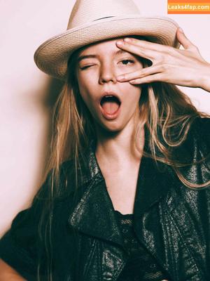 Anya Taylor-Joy photo #0121