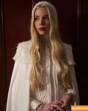 Anya Taylor-Joy photo #0301