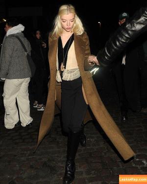 Anya Taylor-Joy photo #0323