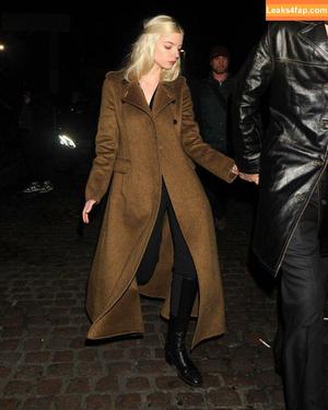 Anya Taylor-Joy photo #0325