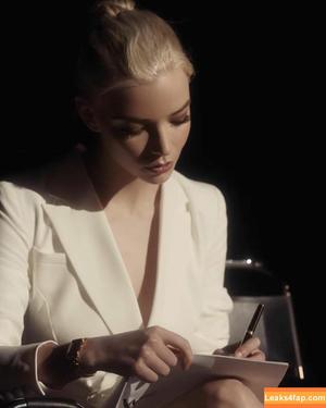 Anya Taylor-Joy photo #0391