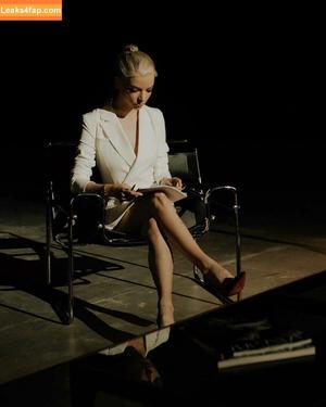 Anya Taylor-Joy photo #0400