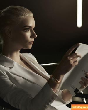 Anya Taylor-Joy photo #0403