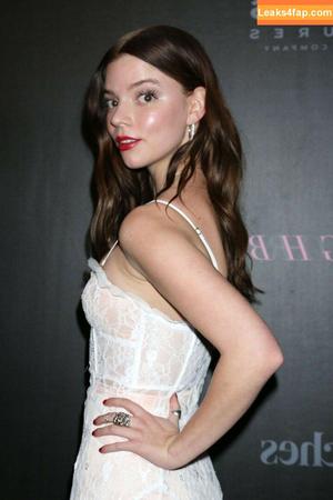 Anya Taylor-Joy photo #0674