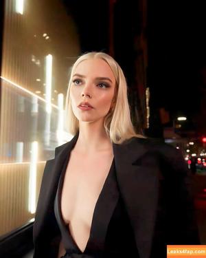 Anya Taylor-Joy photo #0954
