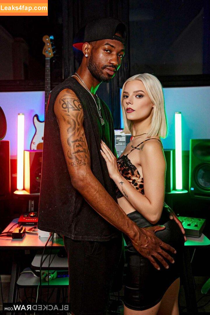 Anya Taylor-Joy / anyataylorjoy / owlicats leaked photo photo #1015