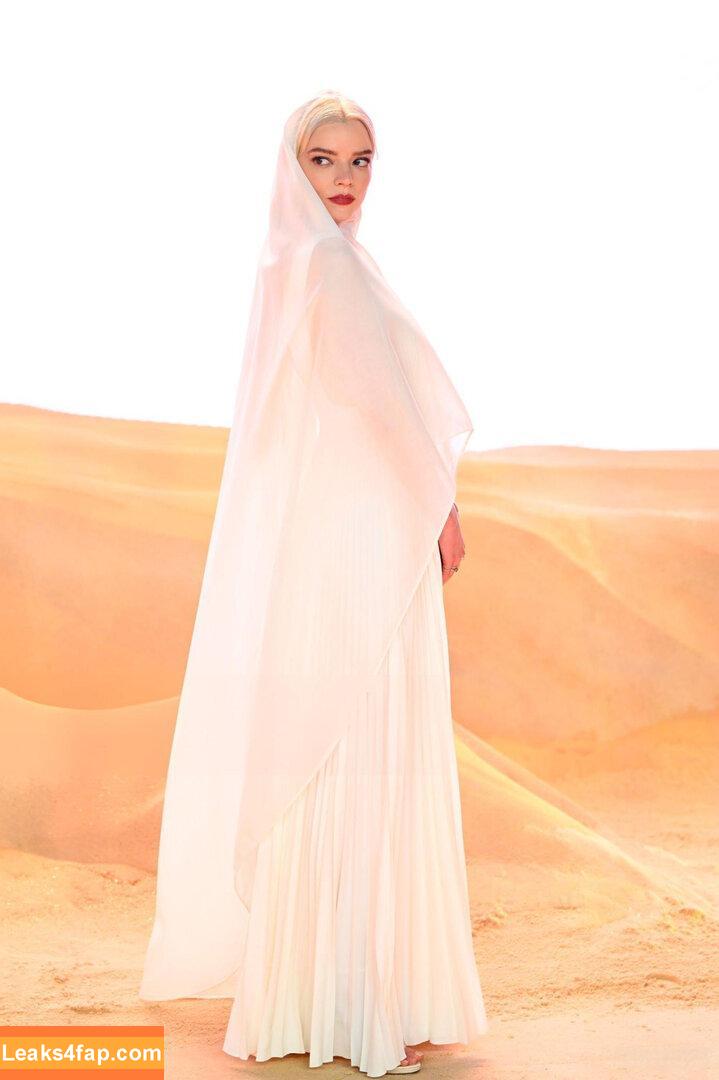 Anya Taylor-Joy / anyataylorjoy / owlicats leaked photo photo #1021