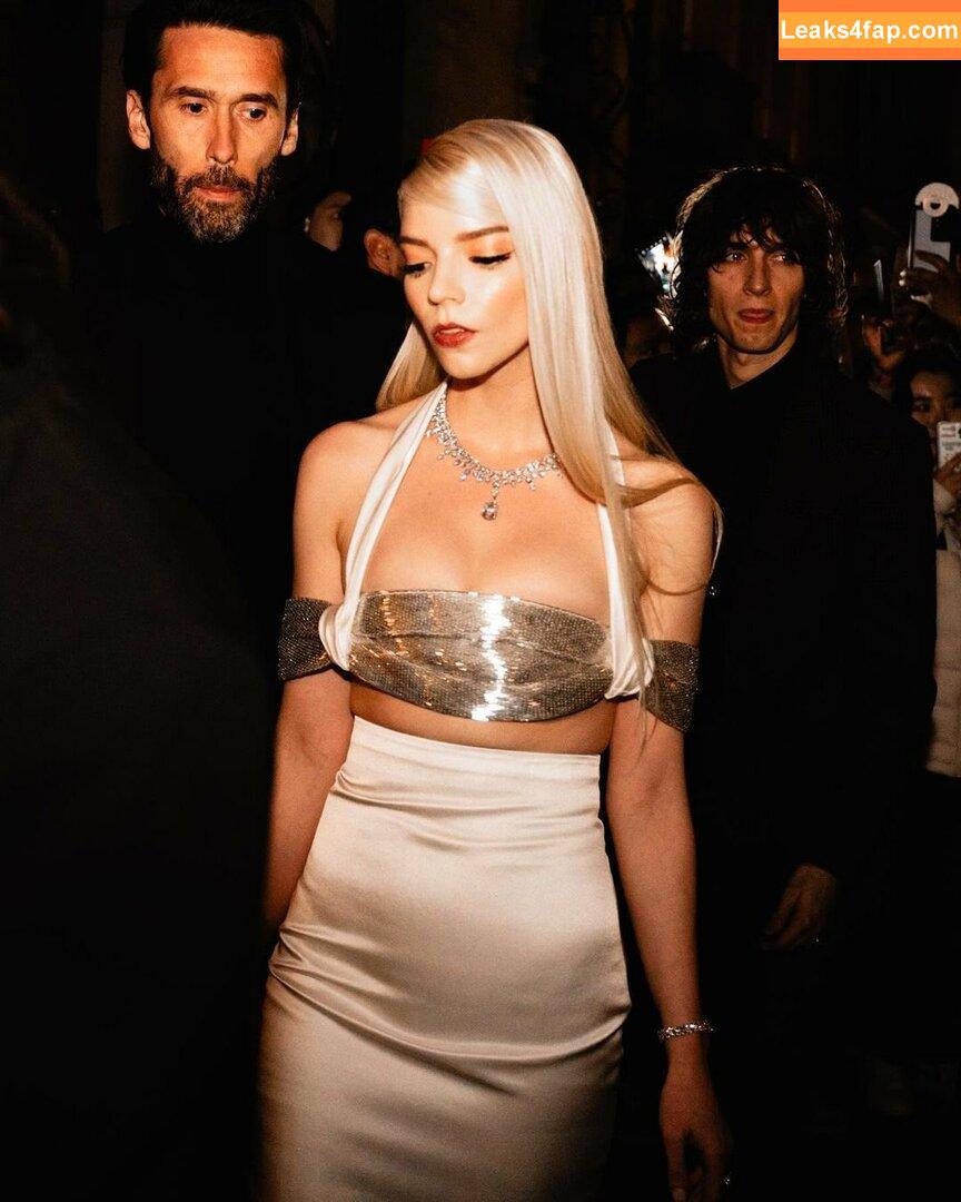 Anya Taylor-Joy / anyataylorjoy / owlicats leaked photo photo #1034