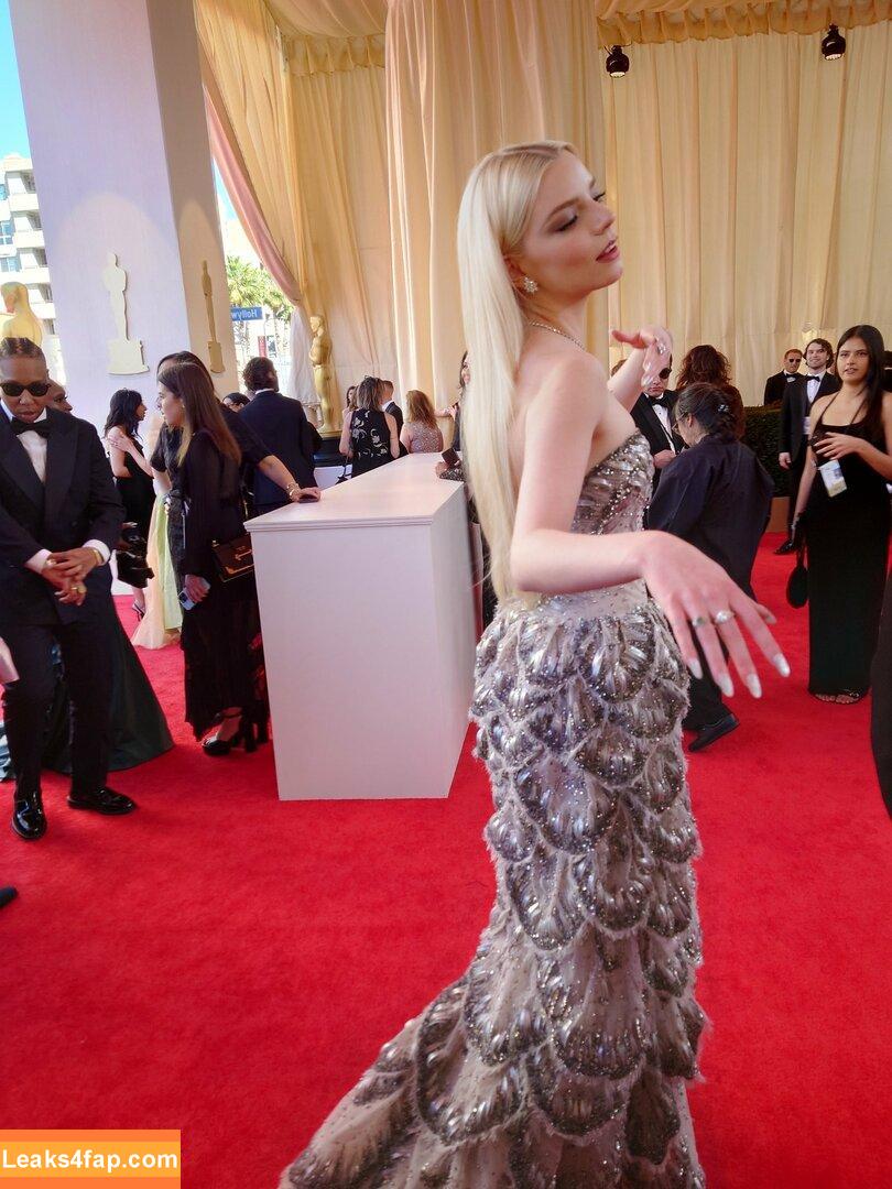 Anya Taylor-Joy / anyataylorjoy / owlicats leaked photo photo #1052