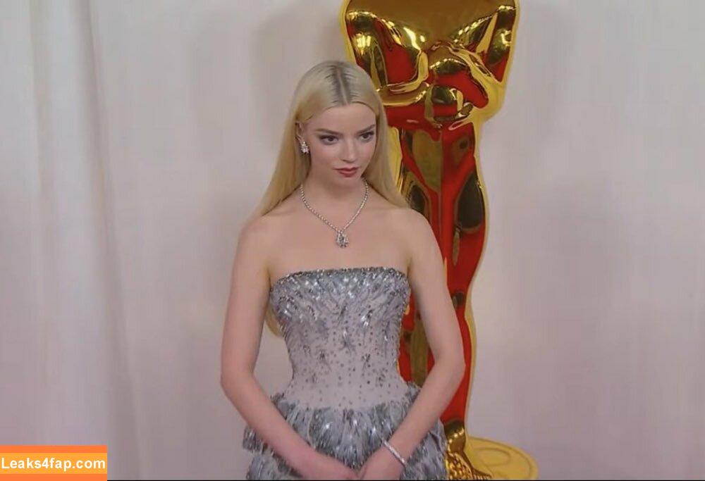 Anya Taylor-Joy / anyataylorjoy / owlicats leaked photo photo #1057