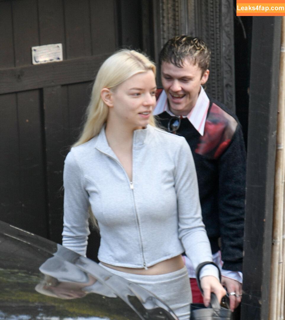 Anya Taylor-Joy / anyataylorjoy / owlicats leaked photo photo #1081