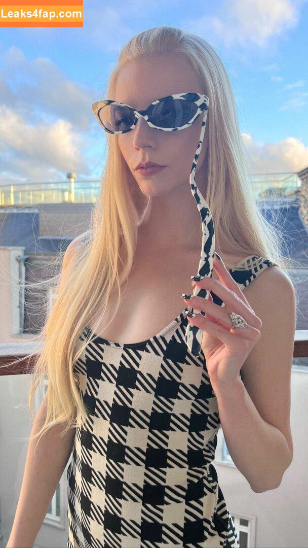 Anya Taylor-Joy / anyataylorjoy / owlicats leaked photo photo #1107