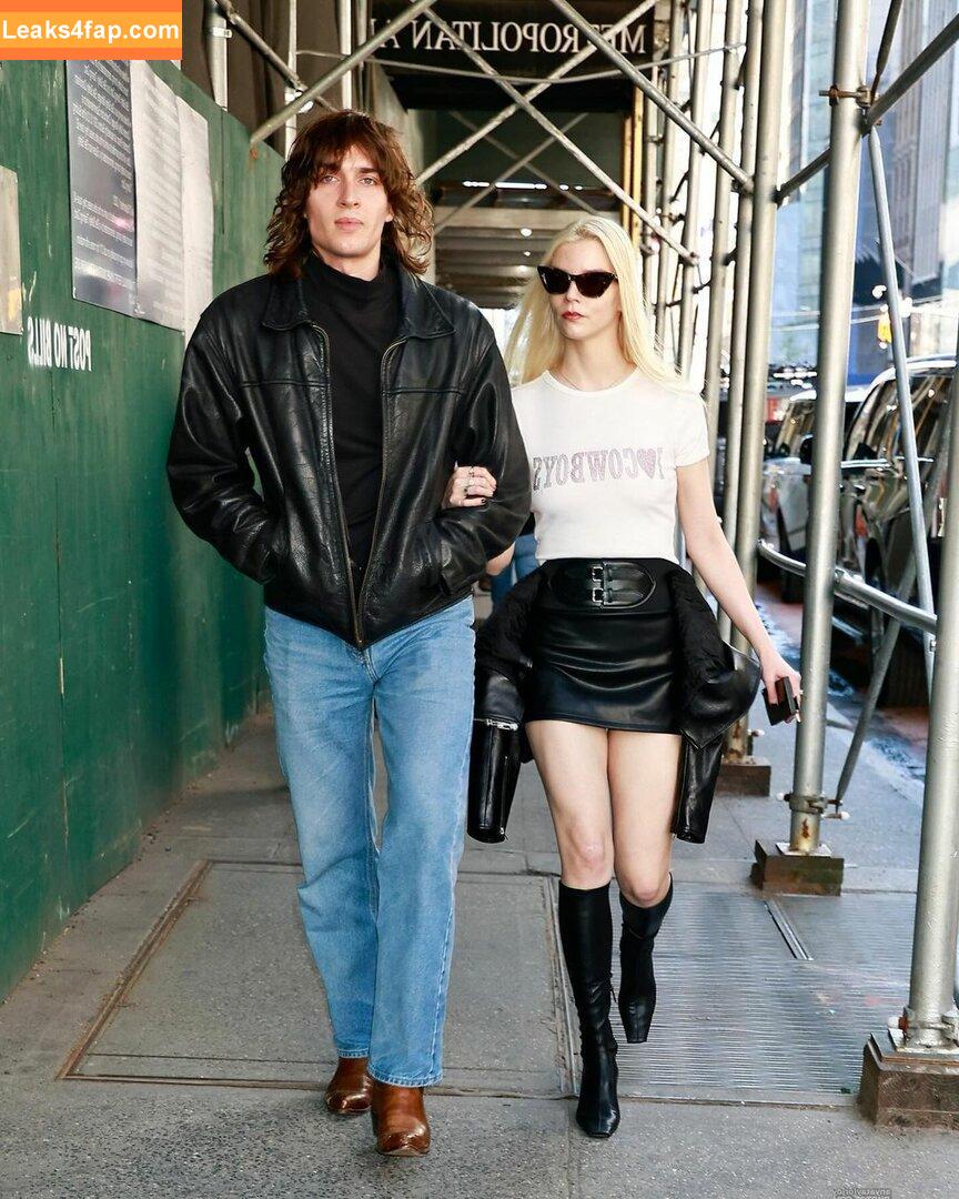 Anya Taylor-Joy / anyataylorjoy / owlicats leaked photo photo #1226