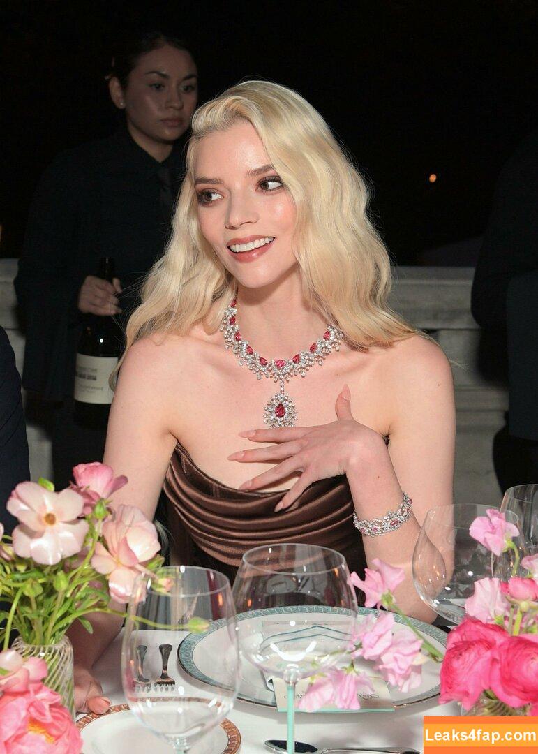 Anya Taylor-Joy / anyataylorjoy / owlicats leaked photo photo #1240