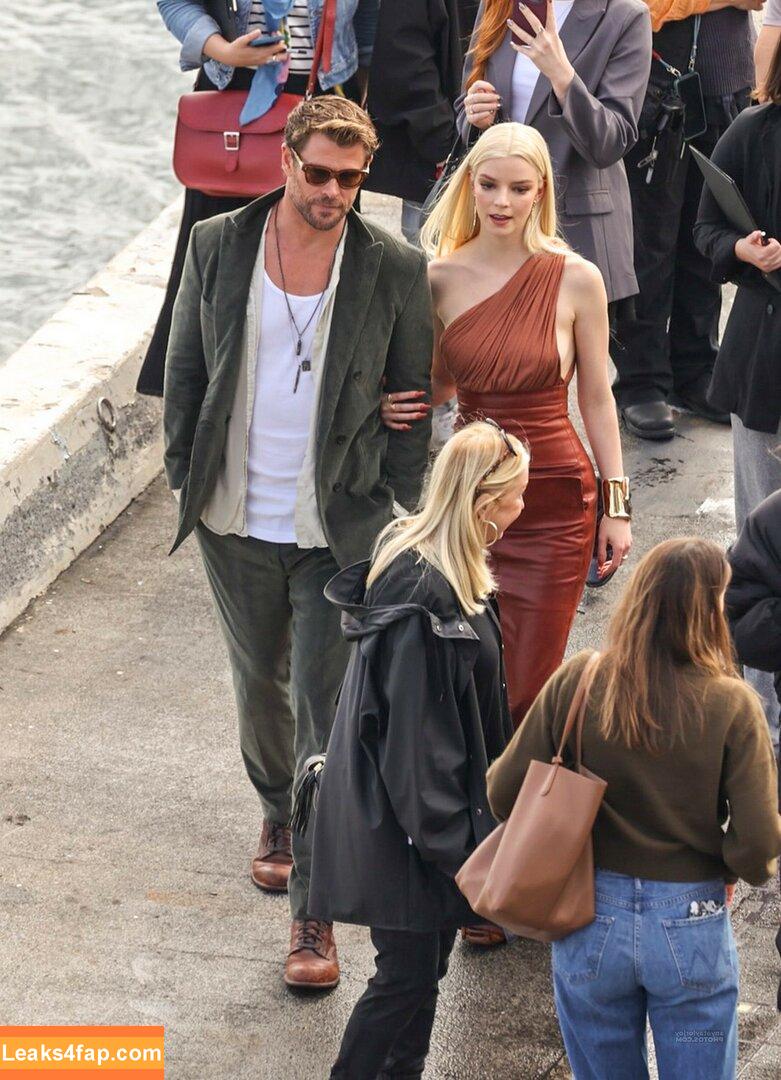 Anya Taylor-Joy / anyataylorjoy / owlicats leaked photo photo #1297