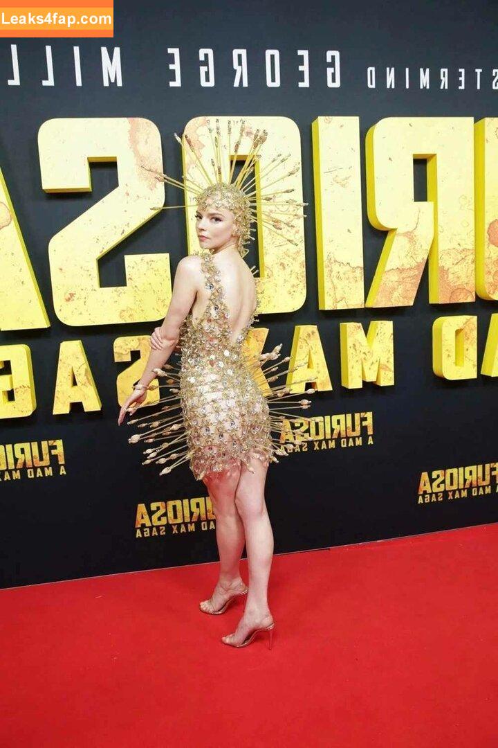 Anya Taylor-Joy / anyataylorjoy / owlicats leaked photo photo #1330