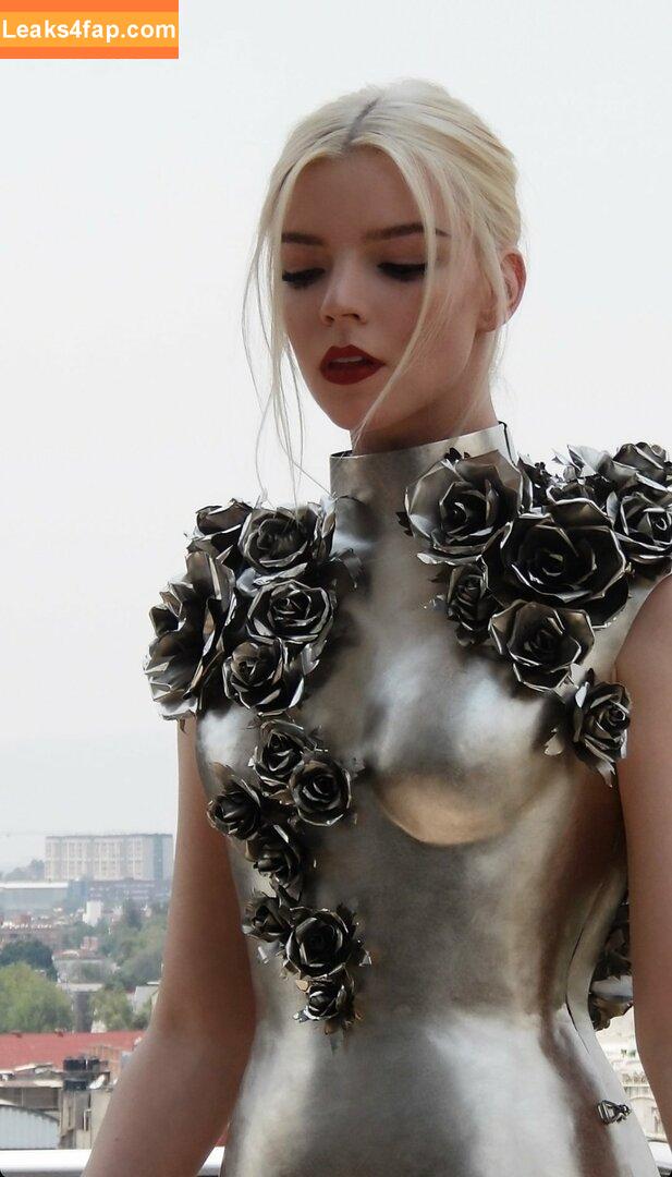 Anya Taylor-Joy / anyataylorjoy / owlicats leaked photo photo #1361