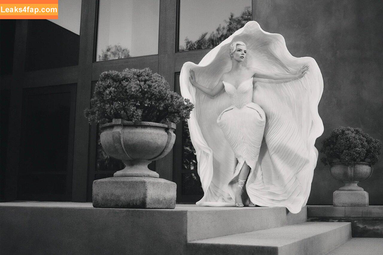 Anya Taylor-Joy / anyataylorjoy / owlicats leaked photo photo #1366