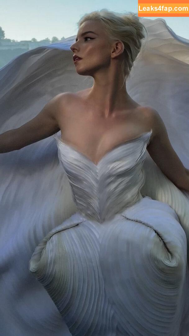 Anya Taylor-Joy / anyataylorjoy / owlicats leaked photo photo #1368