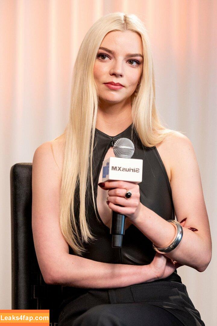 Anya Taylor-Joy / anyataylorjoy / owlicats leaked photo photo #1390