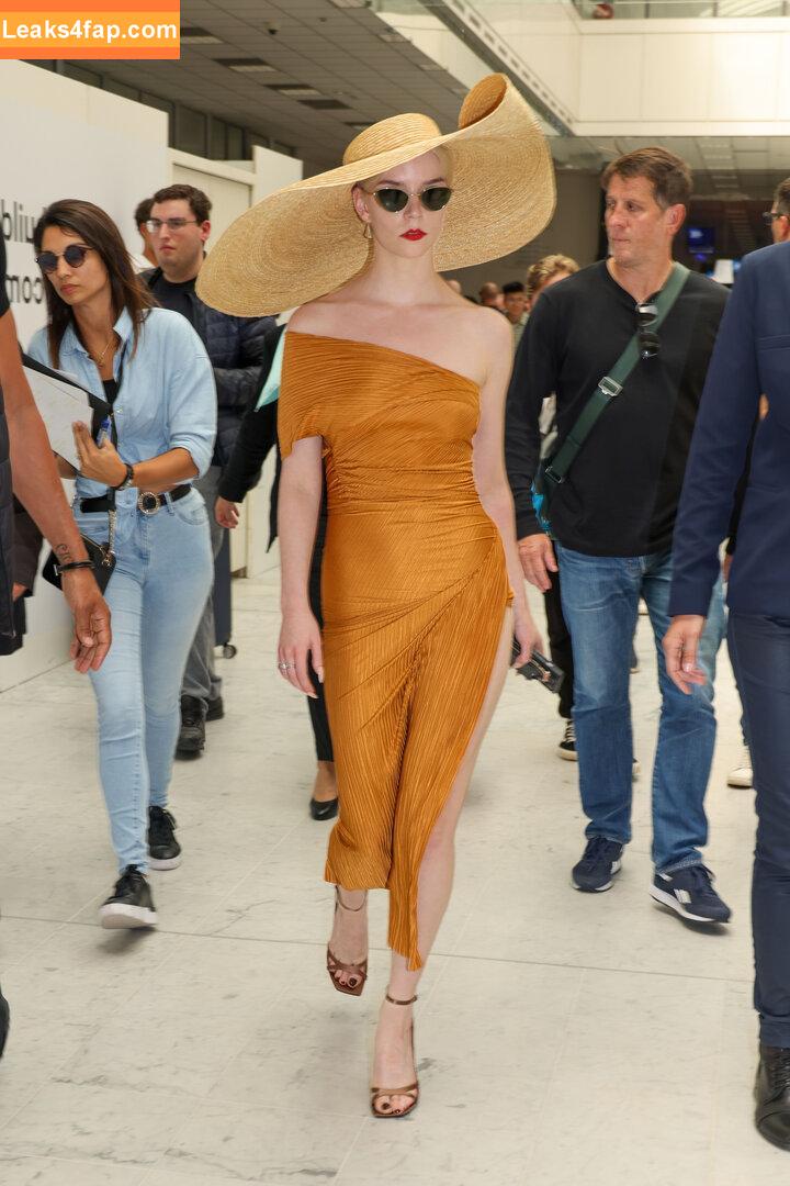 Anya Taylor-Joy / anyataylorjoy / owlicats leaked photo photo #1400