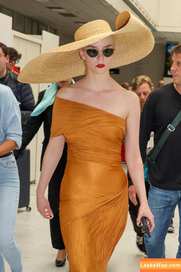 Anya Taylor-Joy / anyataylorjoy / owlicats leaked photo photo #1402