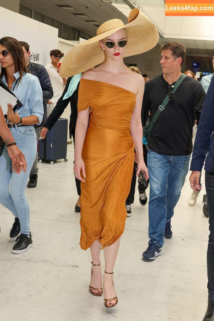 Anya Taylor-Joy / anyataylorjoy / owlicats leaked photo photo #1403