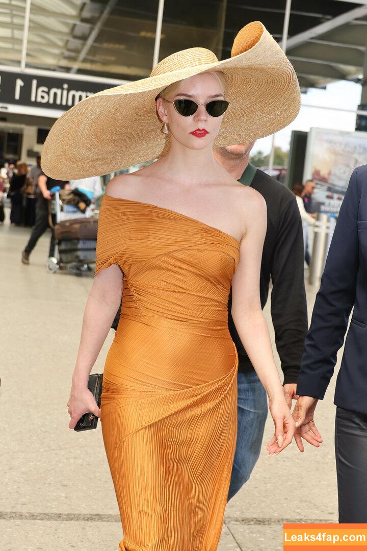 Anya Taylor-Joy / anyataylorjoy / owlicats leaked photo photo #1407