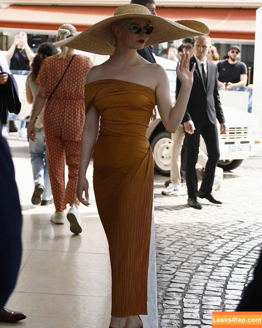 Anya Taylor-Joy / anyataylorjoy / owlicats leaked photo photo #1426