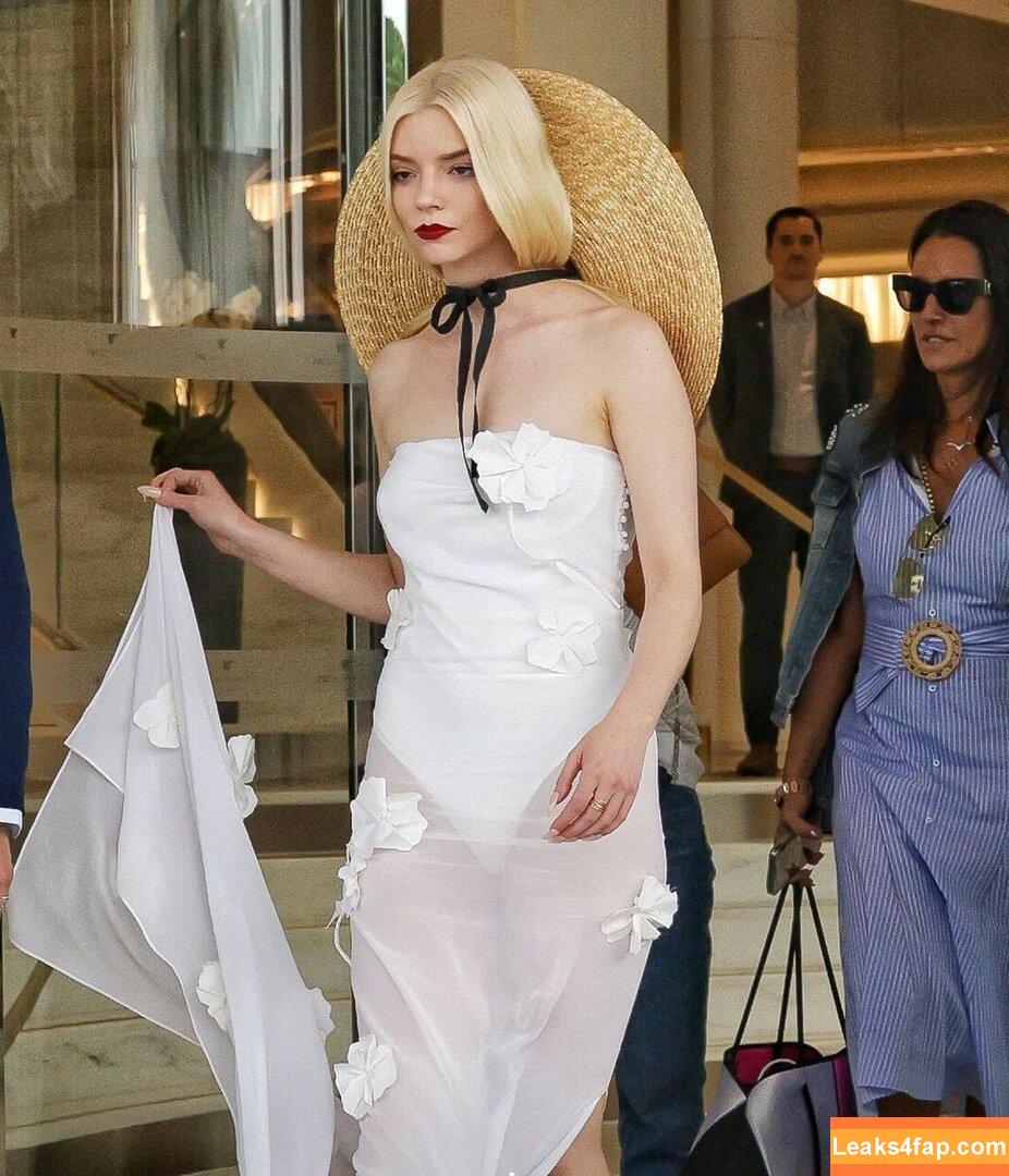 Anya Taylor-Joy / anyataylorjoy / owlicats leaked photo photo #1444