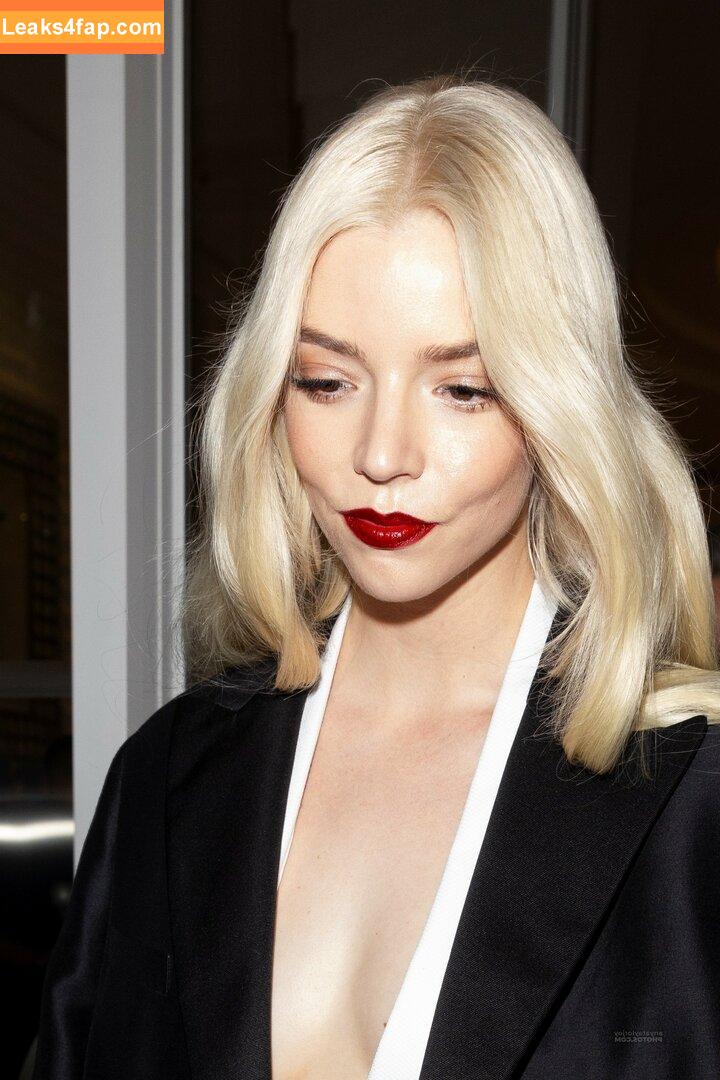 Anya Taylor-Joy / anyataylorjoy / owlicats leaked photo photo #1469