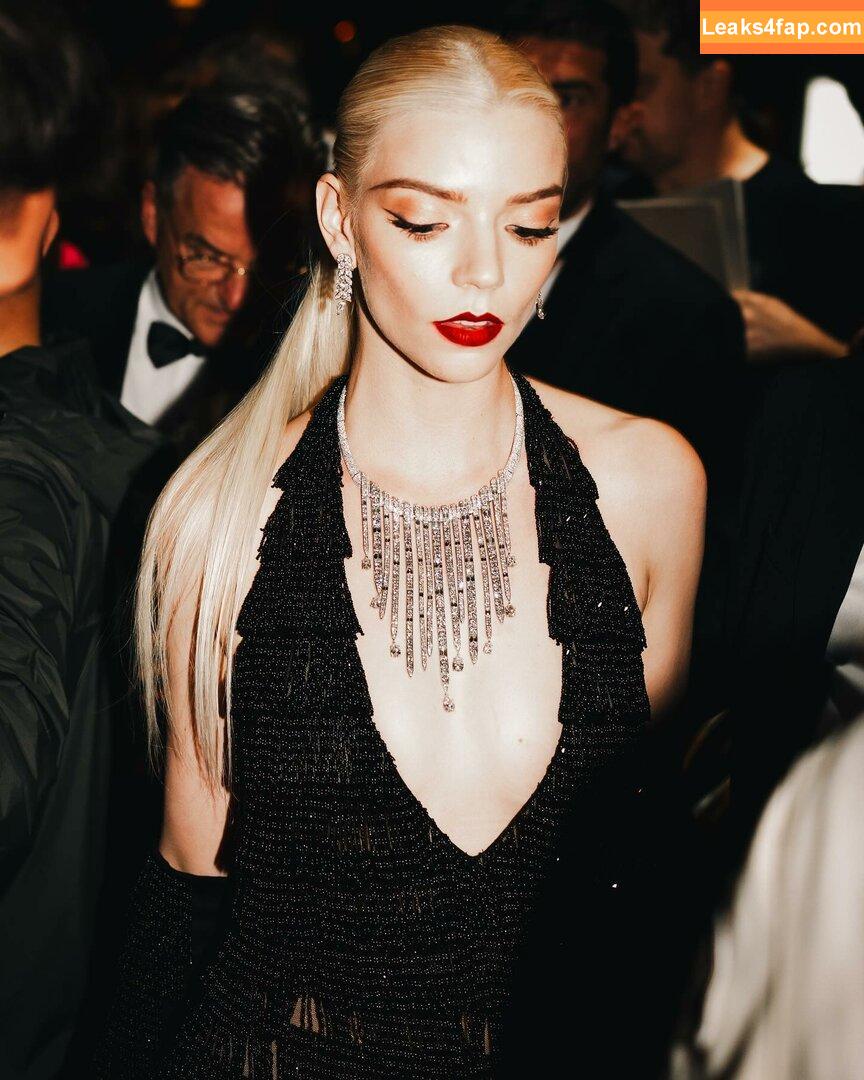 Anya Taylor-Joy / anyataylorjoy / owlicats leaked photo photo #1476