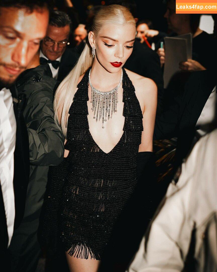 Anya Taylor-Joy / anyataylorjoy / owlicats leaked photo photo #1477