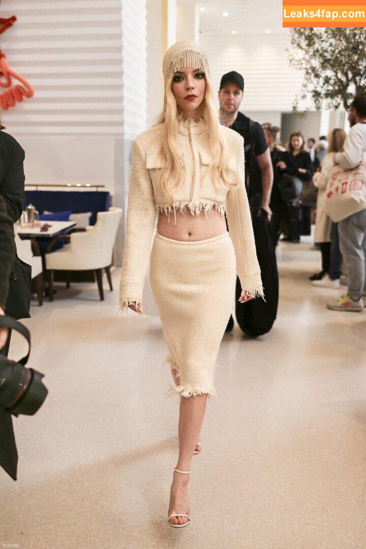 Anya Taylor-Joy / anyataylorjoy / owlicats leaked photo photo #1485