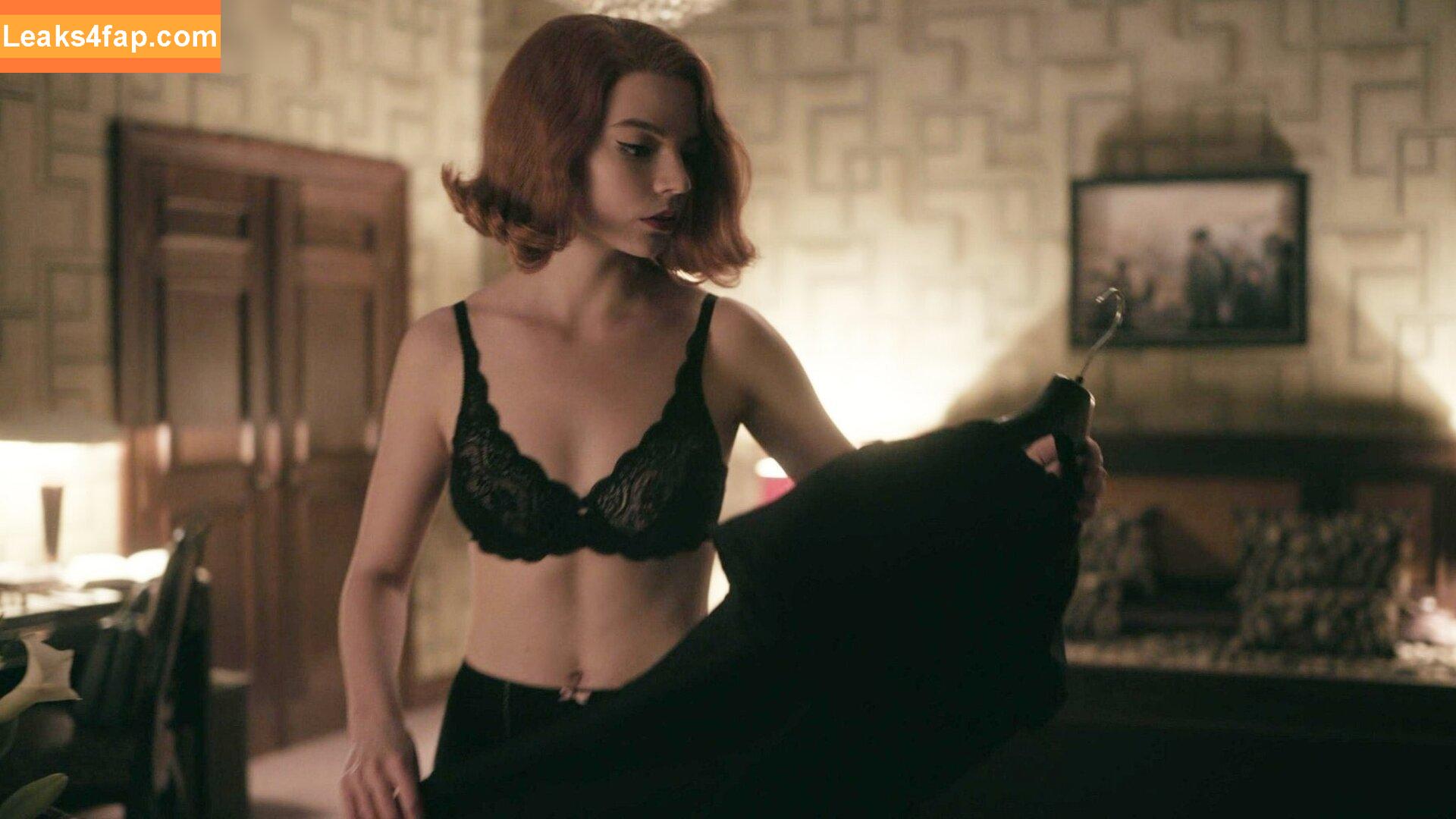 Anya Taylor-Joy / anyataylorjoy / owlicats leaked photo photo #1510