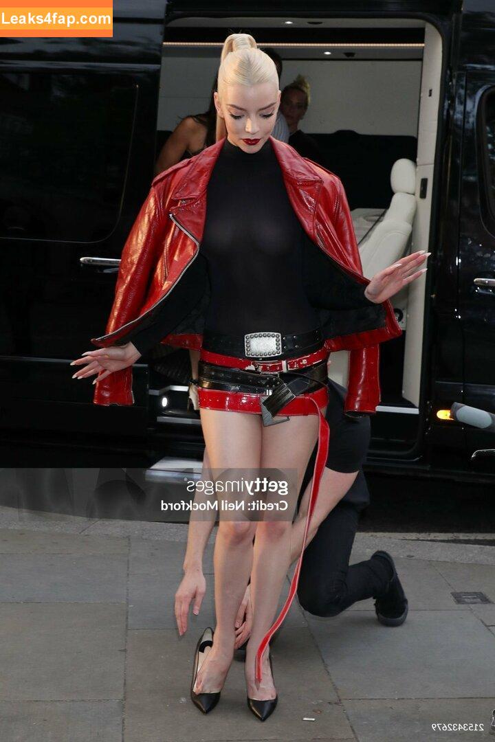 Anya Taylor-Joy / anyataylorjoy / owlicats leaked photo photo #1539