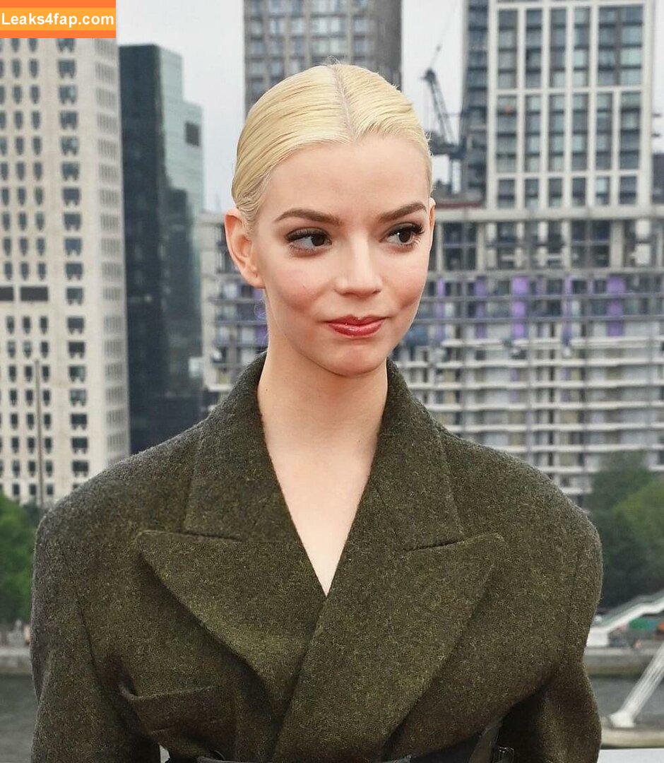 Anya Taylor-Joy / anyataylorjoy / owlicats leaked photo photo #1556