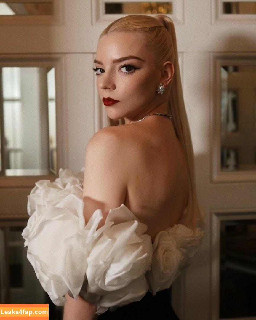 Anya Taylor-Joy / anyataylorjoy / owlicats leaked photo photo #1600
