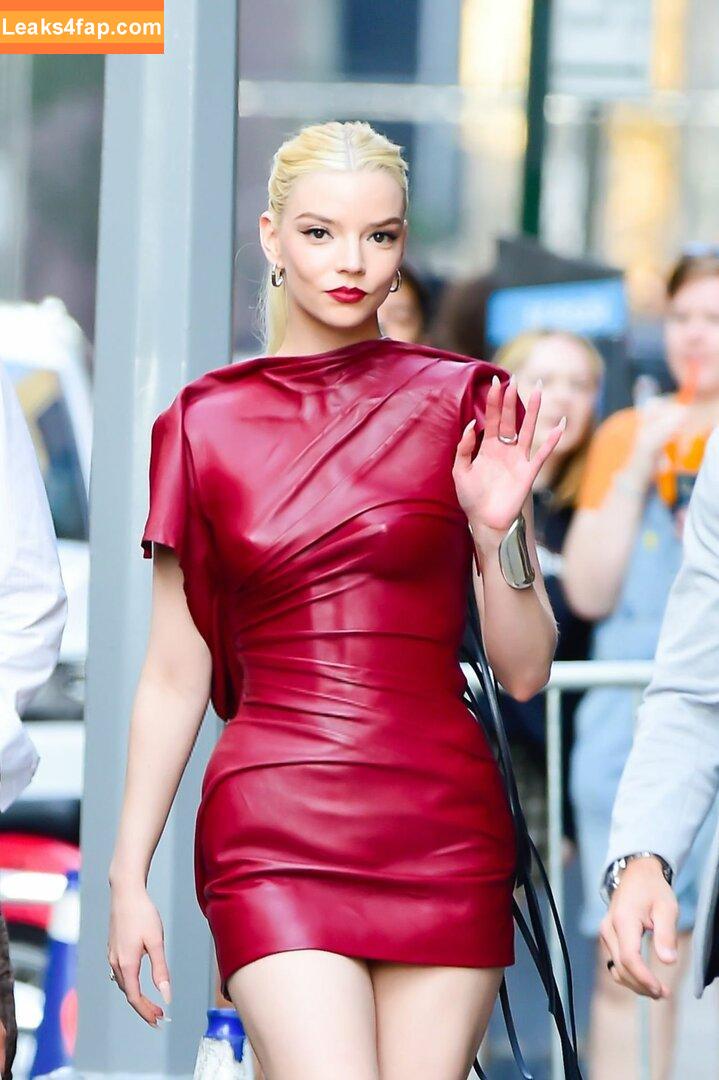 Anya Taylor-Joy / anyataylorjoy / owlicats leaked photo photo #1614