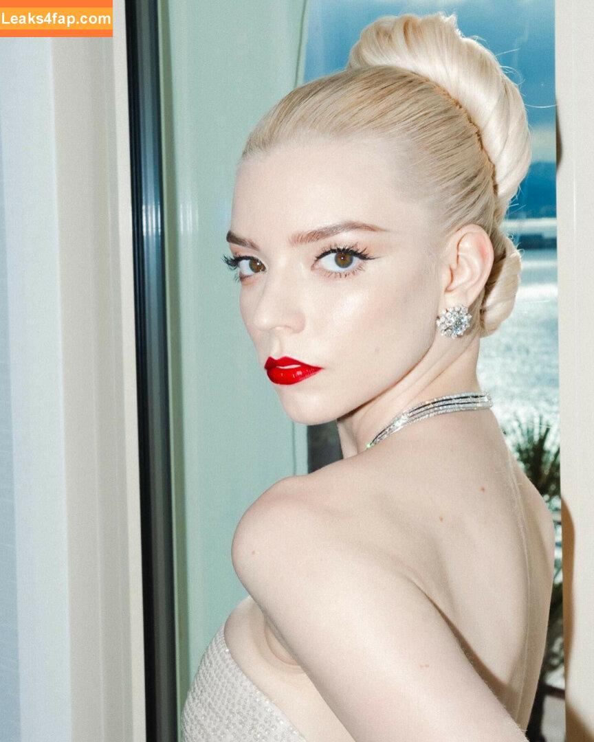 Anya Taylor-Joy / anyataylorjoy / owlicats leaked photo photo #1741