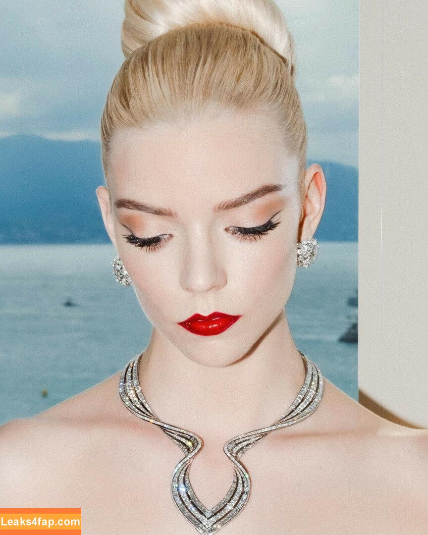 Anya Taylor-Joy / anyataylorjoy / owlicats leaked photo photo #1742