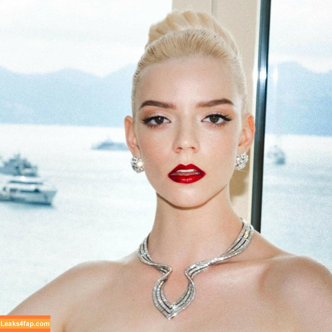 Anya Taylor-Joy / anyataylorjoy / owlicats leaked photo photo #1744