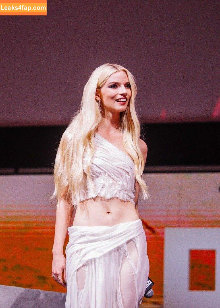 Anya Taylor-Joy / anyataylorjoy / owlicats leaked photo photo #1814