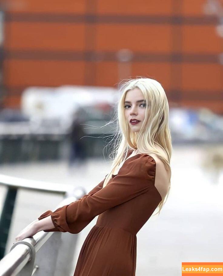 Anya Taylor-Joy / anyataylorjoy / owlicats leaked photo photo #1815