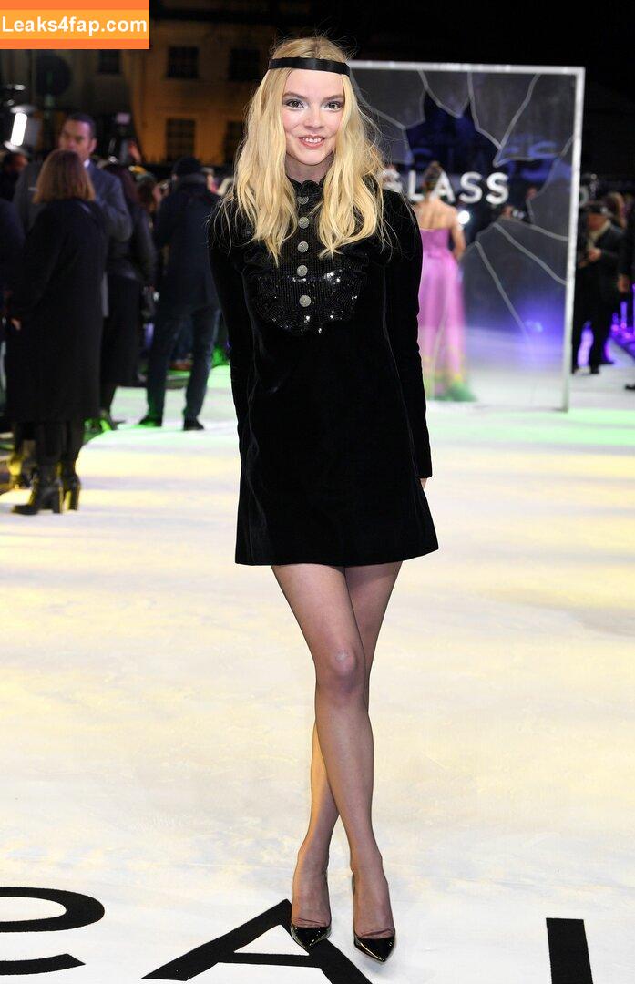 Anya Taylor-Joy / anyataylorjoy / owlicats leaked photo photo #1828