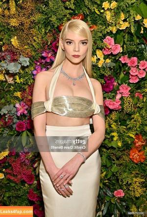 Anya Taylor-Joy photo #1024