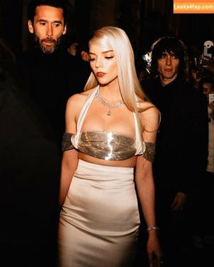 Anya Taylor-Joy photo #1034