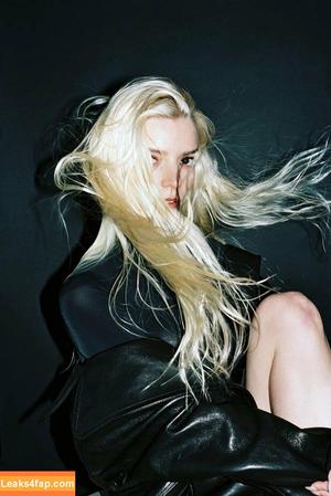 Anya Taylor-Joy photo #1395