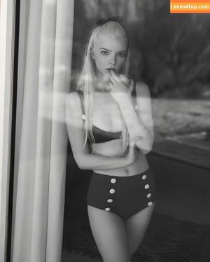 Anya Taylor-Joy photo #1675